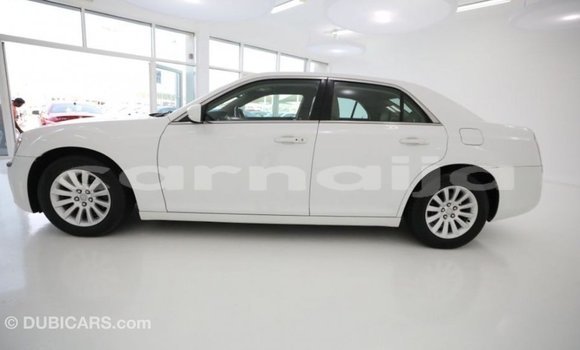 Buy Import Chrysler 300 White Car in Import - Dubai in Abia State Buy Import Chrysler 300 White Car in Import - Dubai in Abia State
