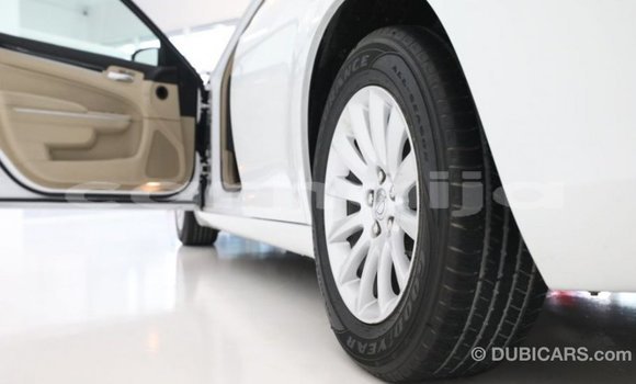 Buy Import Chrysler 300 White Car in Import - Dubai in Abia State Buy Import Chrysler 300 White Car in Import - Dubai in Abia State