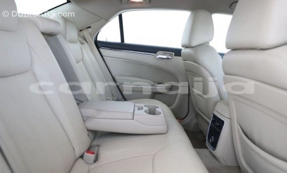Buy Import Chrysler 300 White Car in Import - Dubai in Abia State Buy Import Chrysler 300 White Car in Import - Dubai in Abia State