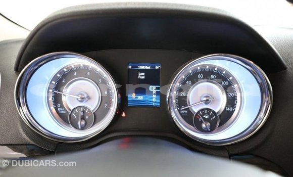 Buy Import Chrysler 300 White Car in Import - Dubai in Abia State Buy Import Chrysler 300 White Car in Import - Dubai in Abia State