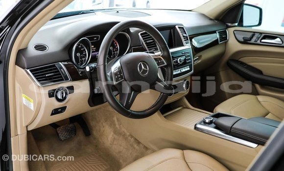 Acheter Import Voiture Mercedes-Benz 190 Noir à Import - Dubai, État d'Abia Acheter Import Voiture Mercedes-Benz 190 Noir à Import - Dubai, État d'Abia