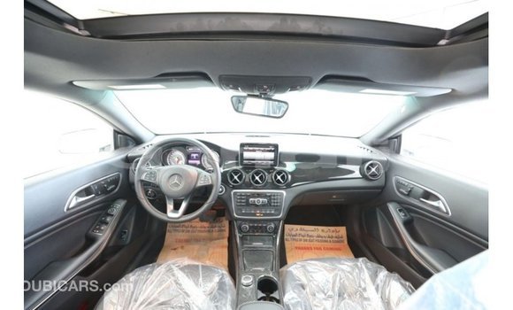 Acheter Import Voiture Mercedes-Benz 250 Blanc à Import - Dubai, État d'Abia Acheter Import Voiture Mercedes-Benz 250 Blanc à Import - Dubai, État d'Abia