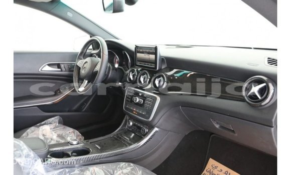 Acheter Import Voiture Mercedes-Benz 250 Blanc à Import - Dubai, État d'Abia Acheter Import Voiture Mercedes-Benz 250 Blanc à Import - Dubai, État d'Abia