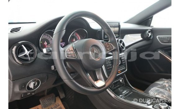 Acheter Import Voiture Mercedes-Benz 250 Blanc à Import - Dubai, État d'Abia Acheter Import Voiture Mercedes-Benz 250 Blanc à Import - Dubai, État d'Abia