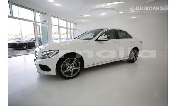 Acheter Import Voiture Mercedes-Benz 190 Blanc à Import - Dubai, État d'Abia Acheter Import Voiture Mercedes-Benz 190 Blanc à Import - Dubai, État d'Abia