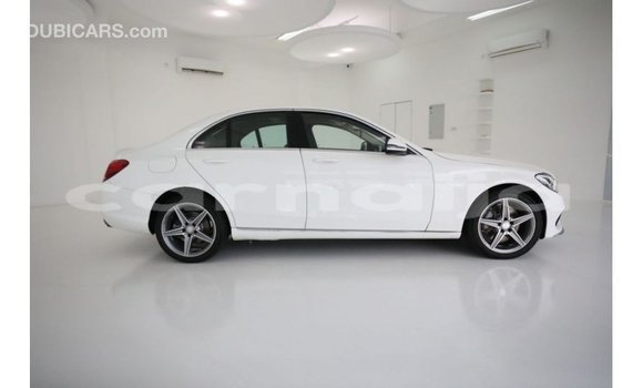 Acheter Import Voiture Mercedes-Benz 190 Blanc à Import - Dubai, État d'Abia Acheter Import Voiture Mercedes-Benz 190 Blanc à Import - Dubai, État d'Abia