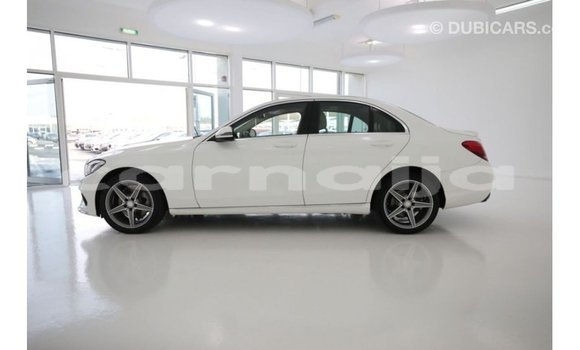 Acheter Import Voiture Mercedes-Benz 190 Blanc à Import - Dubai, État d'Abia Acheter Import Voiture Mercedes-Benz 190 Blanc à Import - Dubai, État d'Abia