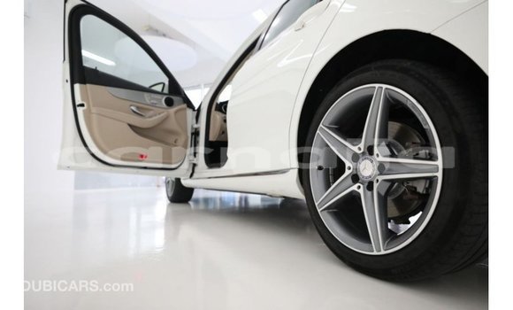 Acheter Import Voiture Mercedes-Benz 190 Blanc à Import - Dubai, État d'Abia Acheter Import Voiture Mercedes-Benz 190 Blanc à Import - Dubai, État d'Abia