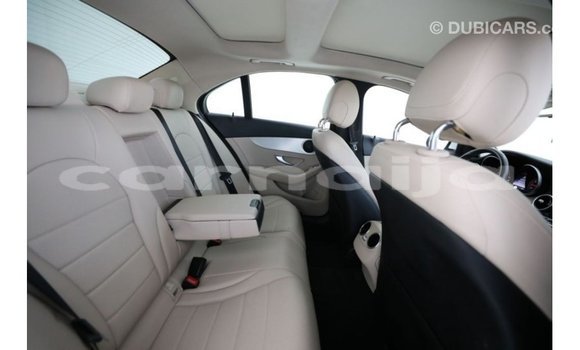 Acheter Import Voiture Mercedes-Benz 190 Blanc à Import - Dubai, État d'Abia Acheter Import Voiture Mercedes-Benz 190 Blanc à Import - Dubai, État d'Abia