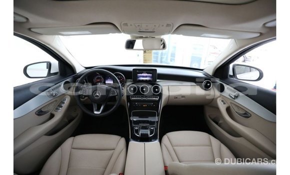 Acheter Import Voiture Mercedes-Benz 190 Blanc à Import - Dubai, État d'Abia Acheter Import Voiture Mercedes-Benz 190 Blanc à Import - Dubai, État d'Abia