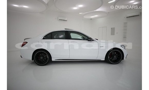 Acheter Import Voiture Mercedes-Benz 190 Blanc à Import - Dubai, État d'Abia Acheter Import Voiture Mercedes-Benz 190 Blanc à Import - Dubai, État d'Abia