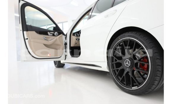 Acheter Import Voiture Mercedes-Benz 190 Blanc à Import - Dubai, État d'Abia Acheter Import Voiture Mercedes-Benz 190 Blanc à Import - Dubai, État d'Abia