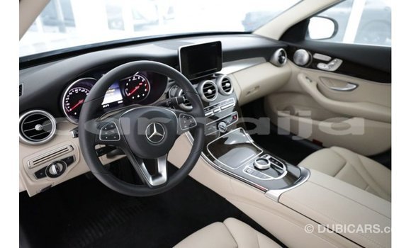 Acheter Import Voiture Mercedes-Benz 190 Blanc à Import - Dubai, État d'Abia Acheter Import Voiture Mercedes-Benz 190 Blanc à Import - Dubai, État d'Abia