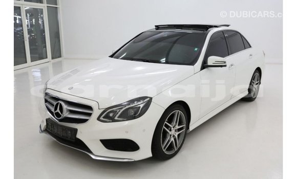 Buy Import Mercedes-Benz 190 White Car in Import - Dubai in Abia State Buy Import Mercedes-Benz 190 White Car in Import - Dubai in Abia State