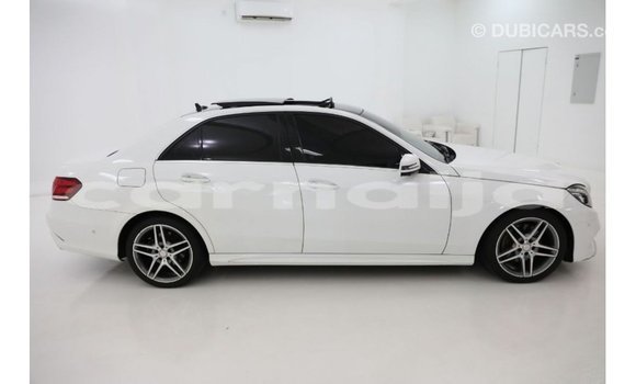 Buy Import Mercedes-Benz 190 White Car in Import - Dubai in Abia State Buy Import Mercedes-Benz 190 White Car in Import - Dubai in Abia State