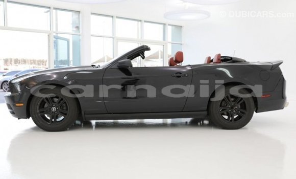 Acheter Import Voiture Ford Mustang Noir à Import - Dubai, État d'Abia Acheter Import Voiture Ford Mustang Noir à Import - Dubai, État d'Abia