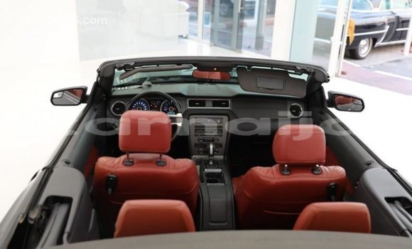 Acheter Import Voiture Ford Mustang Noir à Import - Dubai, État d'Abia Acheter Import Voiture Ford Mustang Noir à Import - Dubai, État d'Abia