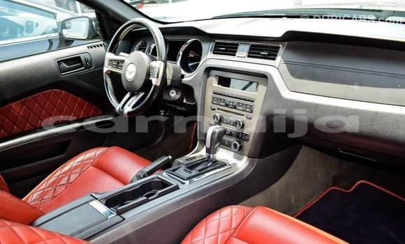 Acheter Import Voiture Ford Mustang Noir à Import - Dubai, État d'Abia Acheter Import Voiture Ford Mustang Noir à Import - Dubai, État d'Abia