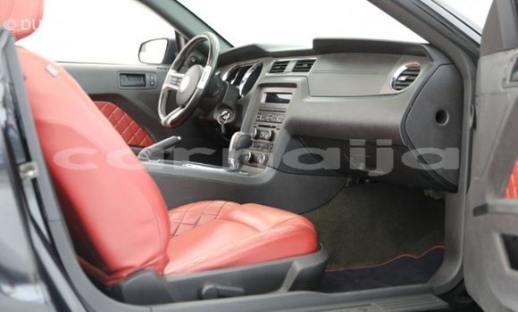 Acheter Import Voiture Ford Mustang Noir à Import - Dubai, État d'Abia Acheter Import Voiture Ford Mustang Noir à Import - Dubai, État d'Abia