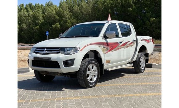 Buy Import Mitsubishi L200 White Car in Import - Dubai in Abia State Buy Import Mitsubishi L200 White Car in Import - Dubai in Abia State