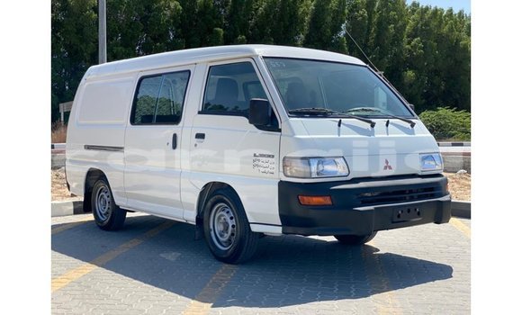 Buy Import Mitsubishi Van White Truck in Import - Dubai in Abia State