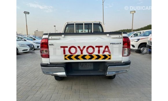 Acheter Import Voiture Toyota Hilux Blanc à Import - Dubai, État d'Abia Acheter Import Voiture Toyota Hilux Blanc à Import - Dubai, État d'Abia