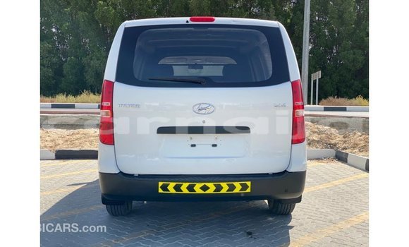 Acheter Import Voiture Hyundai Accent Blanc à Import - Dubai, État d'Abia Acheter Import Voiture Hyundai Accent Blanc à Import - Dubai, État d'Abia