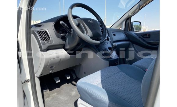 Acheter Import Voiture Hyundai Accent Blanc à Import - Dubai, État d'Abia Acheter Import Voiture Hyundai Accent Blanc à Import - Dubai, État d'Abia