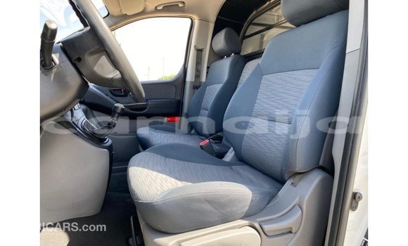 Acheter Import Voiture Hyundai Accent Blanc à Import - Dubai, État d'Abia Acheter Import Voiture Hyundai Accent Blanc à Import - Dubai, État d'Abia