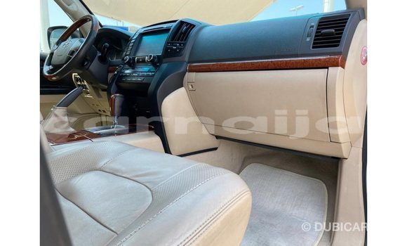 Buy Import Toyota Land Cruiser White Car in Import - Dubai in Abia State Buy Import Toyota Land Cruiser White Car in Import - Dubai in Abia State
