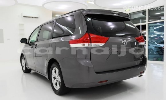 Acheter Import Voiture Toyota Sienna Autre à Import - Dubai, État d'Abia Acheter Import Voiture Toyota Sienna Autre à Import - Dubai, État d'Abia