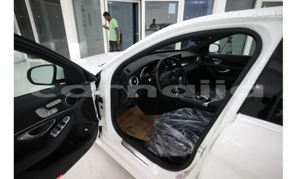 Buy Import Mercedes-Benz 190 White Car in Import - Dubai in Abia State Buy Import Mercedes-Benz 190 White Car in Import - Dubai in Abia State