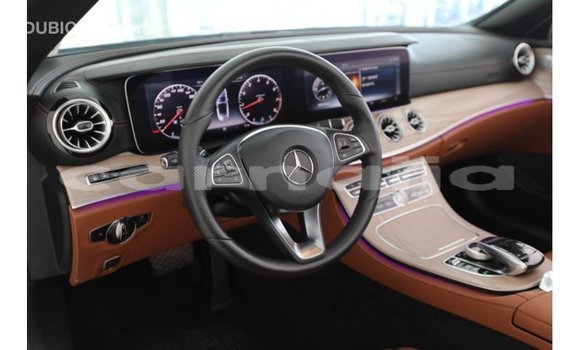 Acheter Import Voiture Mercedes-Benz 190 Noir à Import - Dubai, État d'Abia Acheter Import Voiture Mercedes-Benz 190 Noir à Import - Dubai, État d'Abia