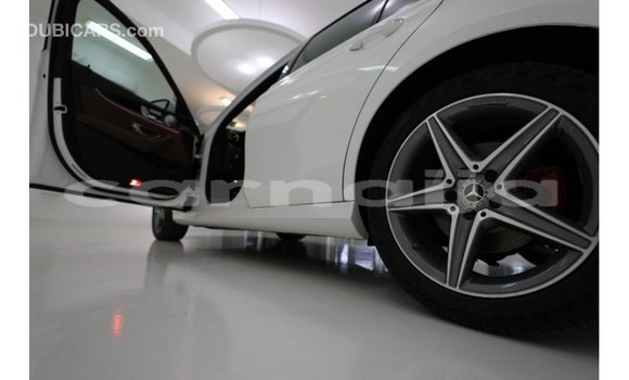 Acheter Import Voiture Mercedes-Benz 190 Blanc à Import - Dubai, État d'Abia Acheter Import Voiture Mercedes-Benz 190 Blanc à Import - Dubai, État d'Abia