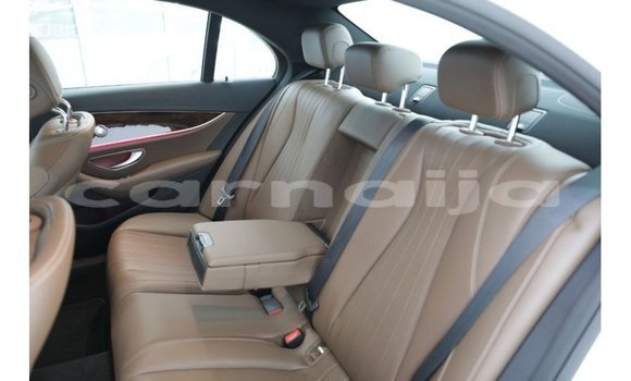 Acheter Import Voiture Mercedes-Benz 190 Blanc à Import - Dubai, État d'Abia Acheter Import Voiture Mercedes-Benz 190 Blanc à Import - Dubai, État d'Abia