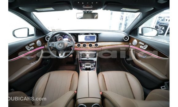 Acheter Import Voiture Mercedes-Benz 190 Blanc à Import - Dubai, État d'Abia Acheter Import Voiture Mercedes-Benz 190 Blanc à Import - Dubai, État d'Abia