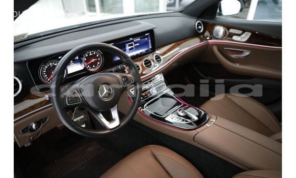 Acheter Import Voiture Mercedes-Benz 190 Blanc à Import - Dubai, État d'Abia Acheter Import Voiture Mercedes-Benz 190 Blanc à Import - Dubai, État d'Abia