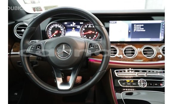 Acheter Import Voiture Mercedes-Benz 190 Blanc à Import - Dubai, État d'Abia Acheter Import Voiture Mercedes-Benz 190 Blanc à Import - Dubai, État d'Abia