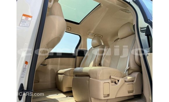 Buy Import Toyota Previa White Car in Import - Dubai in Abia State Buy Import Toyota Previa White Car in Import - Dubai in Abia State
