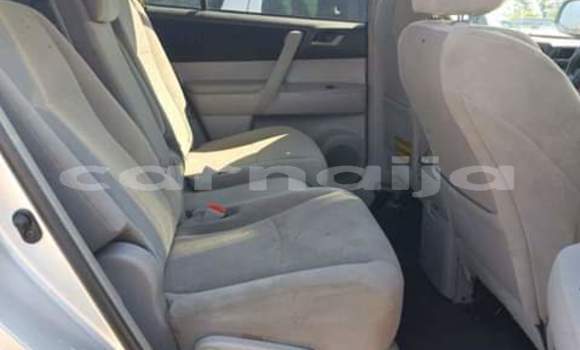 Buy Import Toyota Highlander Silver Car in Daura in Katsina Buy Import Toyota Highlander Silver Car in Daura in Katsina