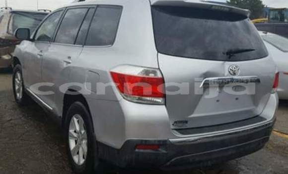 Buy Import Toyota Highlander Silver Car in Daura in Katsina Buy Import Toyota Highlander Silver Car in Daura in Katsina