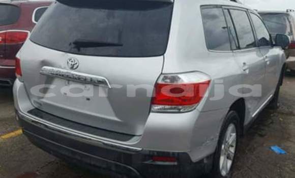 Buy Import Toyota Highlander Silver Car in Daura in Katsina Buy Import Toyota Highlander Silver Car in Daura in Katsina