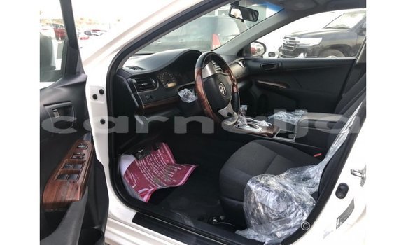 Buy Import Toyota Camry White Car in Import - Dubai in Abia State Buy Import Toyota Camry White Car in Import - Dubai in Abia State