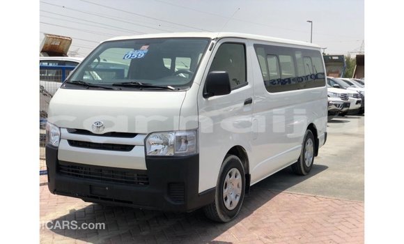 Buy Import Toyota DA White Truck in Import - Dubai in Abia State Buy Import Toyota DA White Truck in Import - Dubai in Abia State