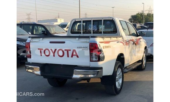 Buy Import Toyota Hilux White Car in Import - Dubai in Abia State Buy Import Toyota Hilux White Car in Import - Dubai in Abia State