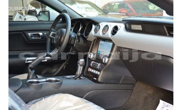 Acheter Import Voiture Ford Mustang Blanc à Import - Dubai, État d'Abia Acheter Import Voiture Ford Mustang Blanc à Import - Dubai, État d'Abia