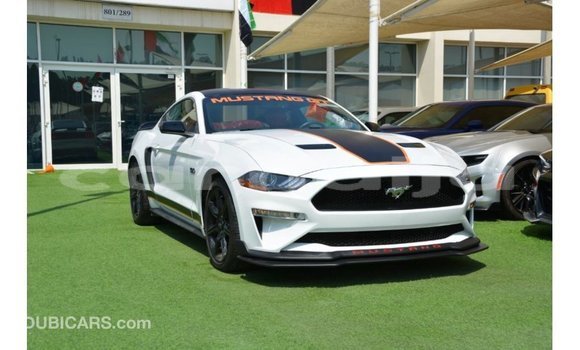 Acheter Import Voiture Ford Mustang Blanc à Import - Dubai, État d'Abia Acheter Import Voiture Ford Mustang Blanc à Import - Dubai, État d'Abia