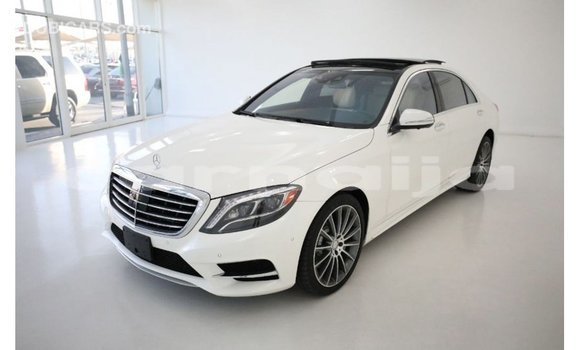 Acheter Import Voiture Mercedes-Benz 190 Blanc à Import - Dubai, État d'Abia Acheter Import Voiture Mercedes-Benz 190 Blanc à Import - Dubai, État d'Abia