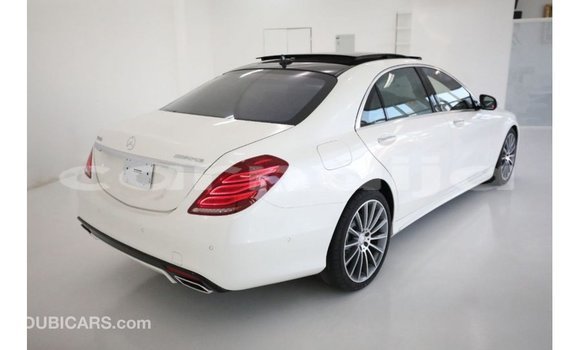 Acheter Import Voiture Mercedes-Benz 190 Blanc à Import - Dubai, État d'Abia Acheter Import Voiture Mercedes-Benz 190 Blanc à Import - Dubai, État d'Abia